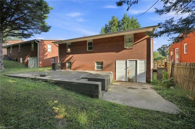 1664 NE 23rd Street, Winston-salem, NC 27105