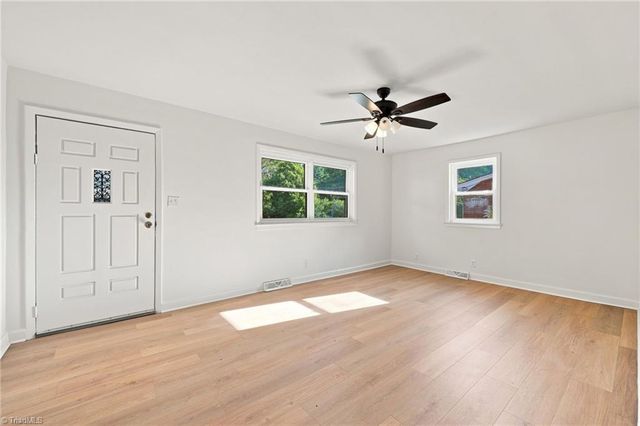 1664 NE 23rd Street, Winston-salem, NC 27105