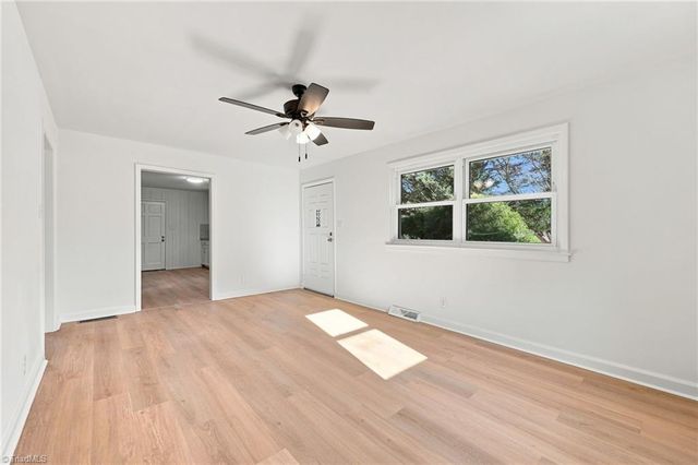 1664 NE 23rd Street, Winston-salem, NC 27105