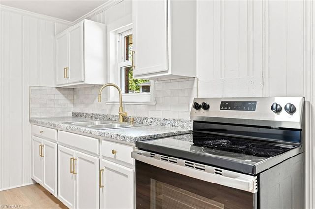 1664 NE 23rd Street, Winston-salem, NC 27105