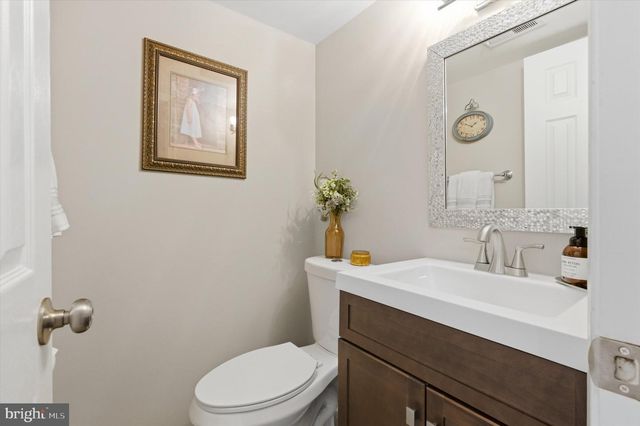 5218 OLLEY LN, Burke, VA 22015