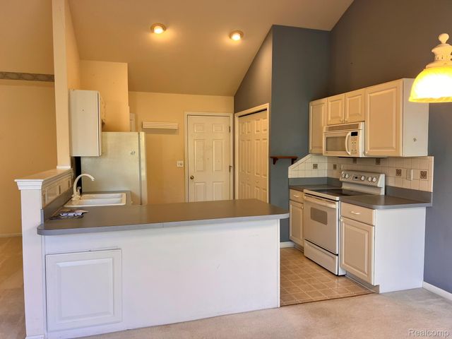 2078 W Ridge Drive 21, Davison, MI 48423