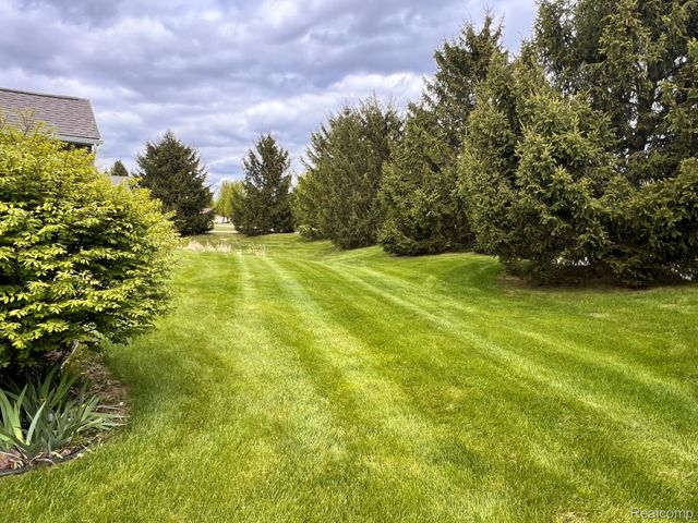 2078 W Ridge Drive 21, Davison, MI 48423
