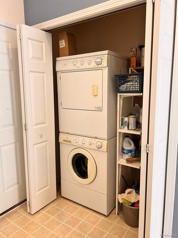 2078 W Ridge Drive 21, Davison, MI 48423