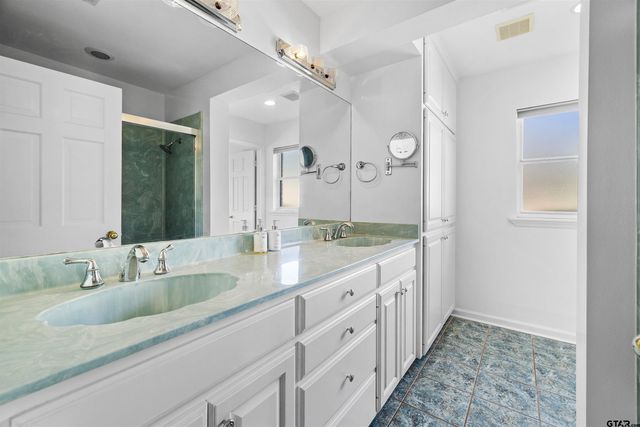 17119 Pilot Dr, Tyler, TX 75707