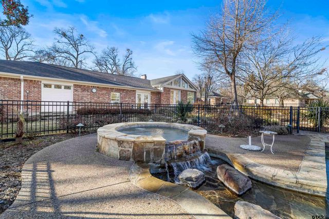 17119 Pilot Dr, Tyler, TX 75707