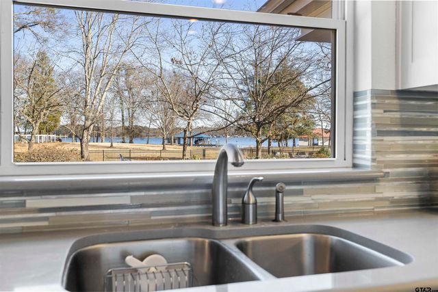 17119 Pilot Dr, Tyler, TX 75707