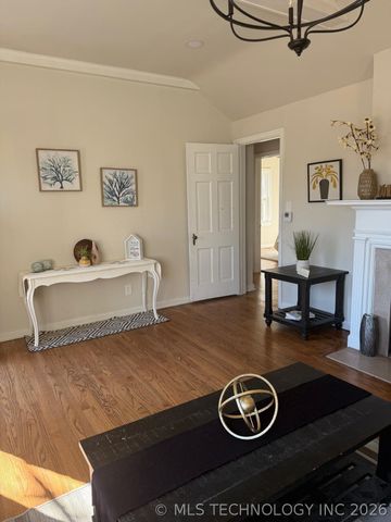 1210 S Evanston Avenue, Tulsa, OK 74104