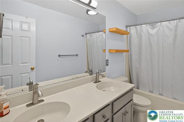 5191 Cassidy Drive, North Whitehall Twp, PA 18078