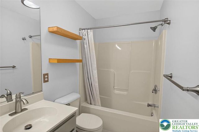 5191 Cassidy Drive, North Whitehall Twp, PA 18078