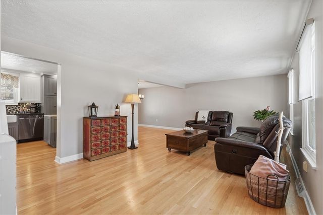 545 Chaparral Dr, Cranberry Twp, PA 16066