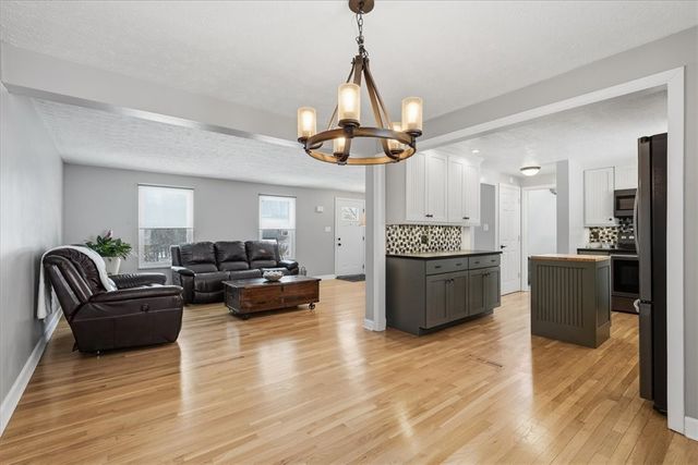 545 Chaparral Dr, Cranberry Twp, PA 16066