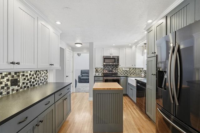 545 Chaparral Dr, Cranberry Twp, PA 16066