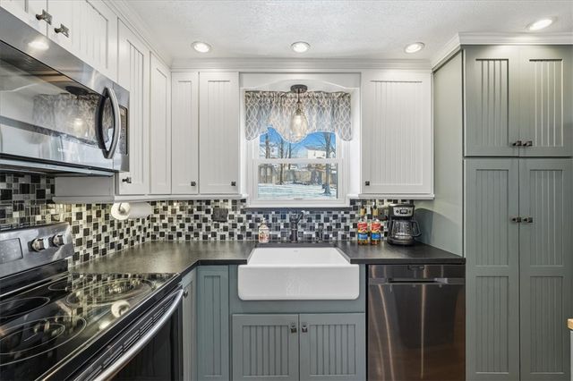 545 Chaparral Dr, Cranberry Twp, PA 16066