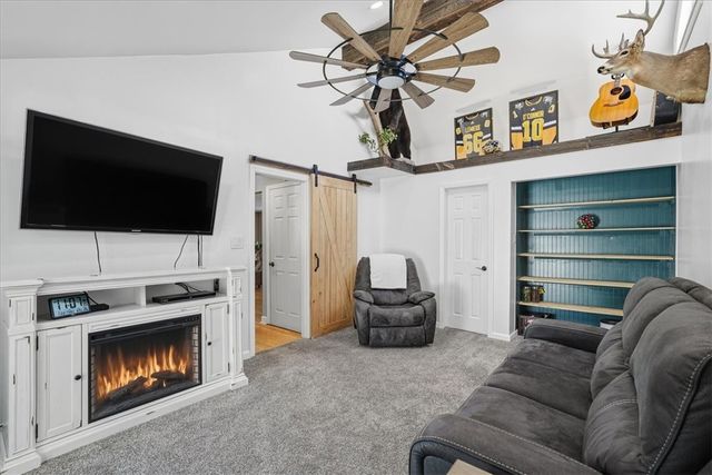 545 Chaparral Dr, Cranberry Twp, PA 16066