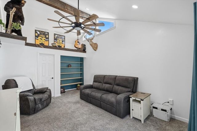 545 Chaparral Dr, Cranberry Twp, PA 16066