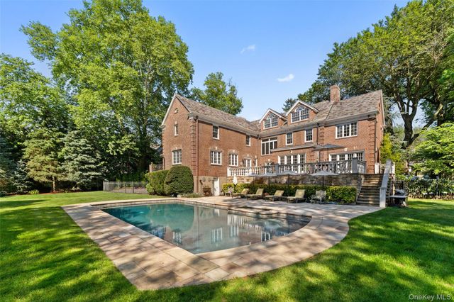 5 Cooper Road, Scarsdale, NY 10583