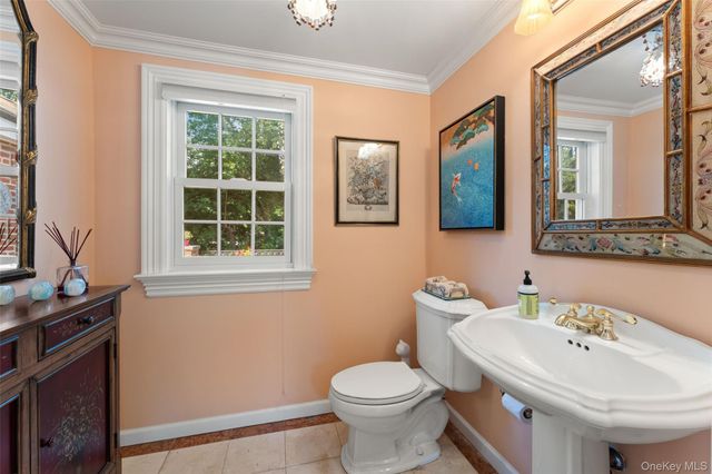 5 Cooper Road, Scarsdale, NY 10583
