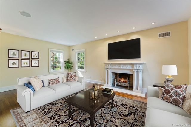 5 Cooper Road, Scarsdale, NY 10583