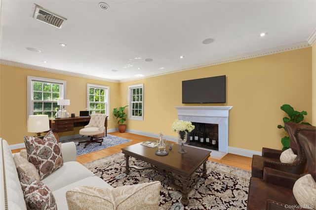 5 Cooper Road, Scarsdale, NY 10583