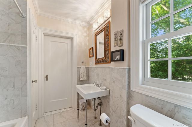 5 Cooper Road, Scarsdale, NY 10583