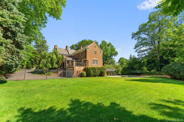 5 Cooper Road, Scarsdale, NY 10583