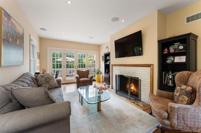 5 Cooper Road, Scarsdale, NY 10583