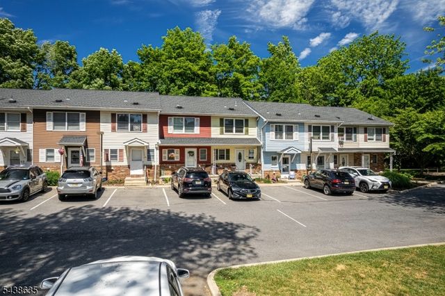 118 Brook Dr, Hackettstown Town, NJ 07840
