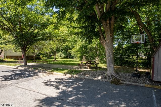 118 Brook Dr, Hackettstown Town, NJ 07840