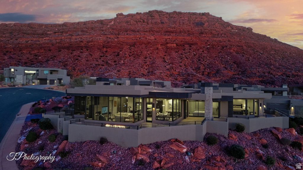 2001 W GREYHAWK CIR, St. George, UT 84770