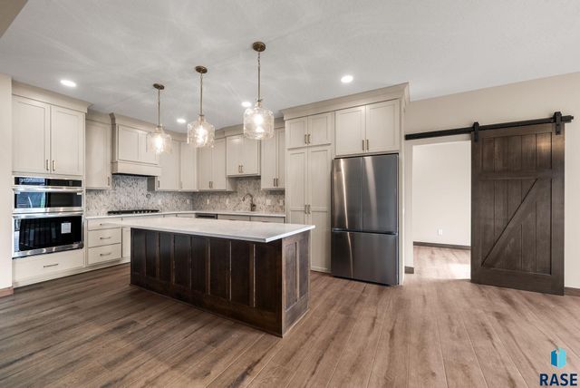2505 S Meadowview Ave Avenue, Sioux Falls, SD 57110