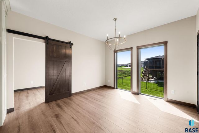 2505 S Meadowview Ave Avenue, Sioux Falls, SD 57110