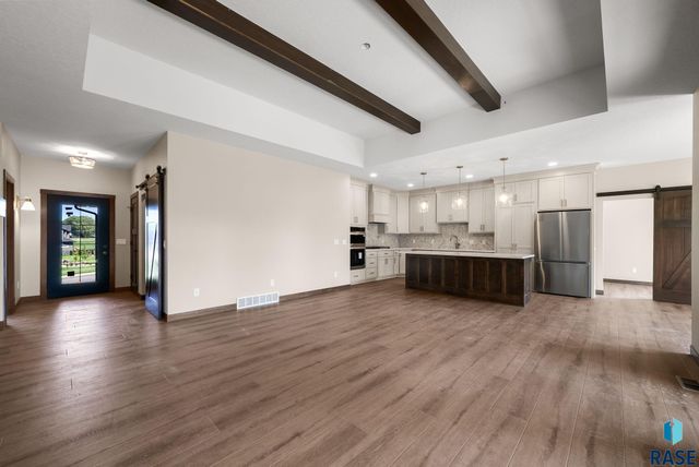 2505 S Meadowview Ave Avenue, Sioux Falls, SD 57110