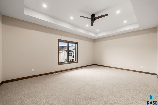 2505 S Meadowview Ave Avenue, Sioux Falls, SD 57110