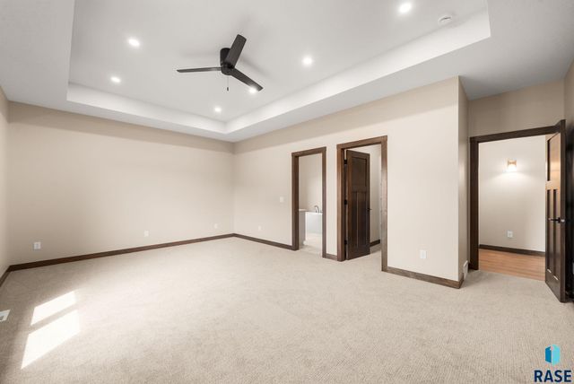 2505 S Meadowview Ave Avenue, Sioux Falls, SD 57110