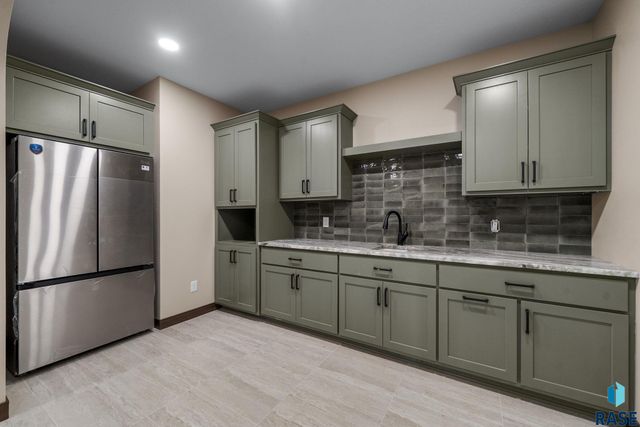 2505 S Meadowview Ave Avenue, Sioux Falls, SD 57110