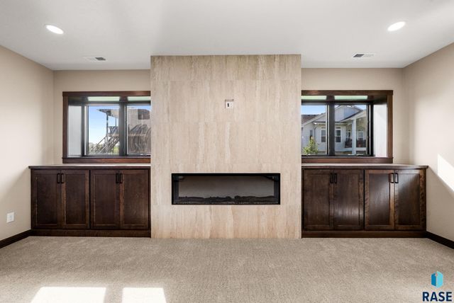 2505 S Meadowview Ave Avenue, Sioux Falls, SD 57110