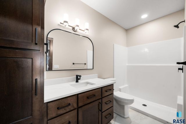 2505 S Meadowview Ave Avenue, Sioux Falls, SD 57110