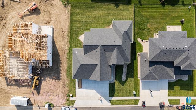 2505 S Meadowview Ave Avenue, Sioux Falls, SD 57110