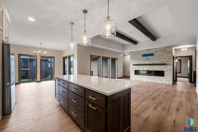 2505 S Meadowview Ave Avenue, Sioux Falls, SD 57110