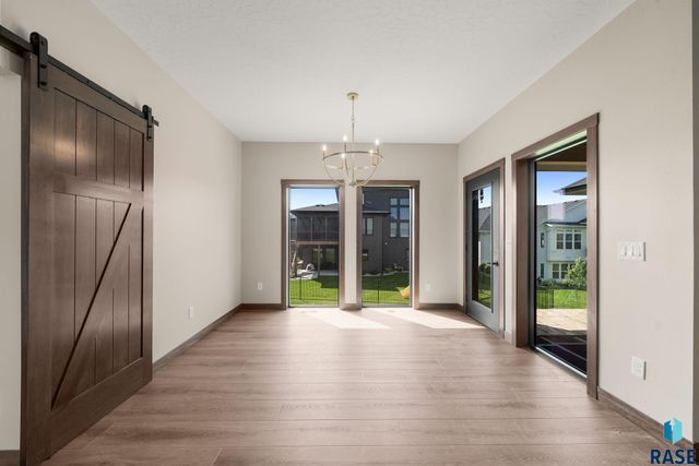 2505 S Meadowview Ave Avenue, Sioux Falls, SD 57110