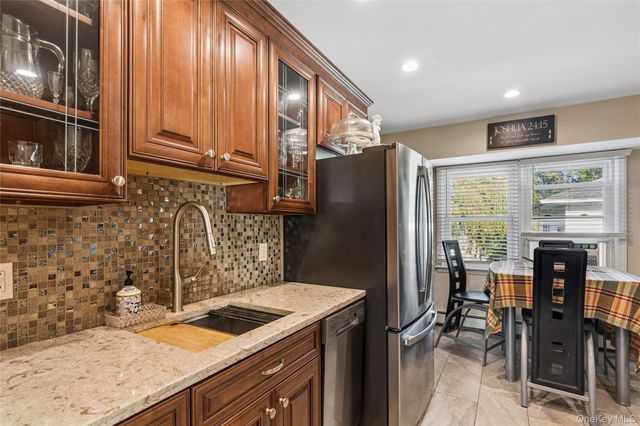 15 Pine Cone Street, Middle Island, NY 11953