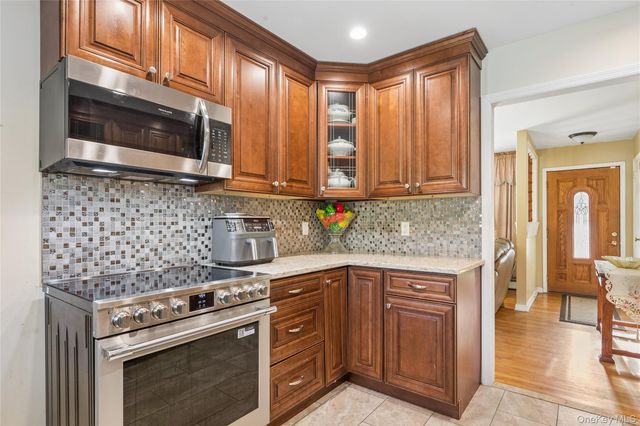 15 Pine Cone Street, Middle Island, NY 11953