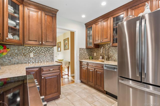 15 Pine Cone Street, Middle Island, NY 11953