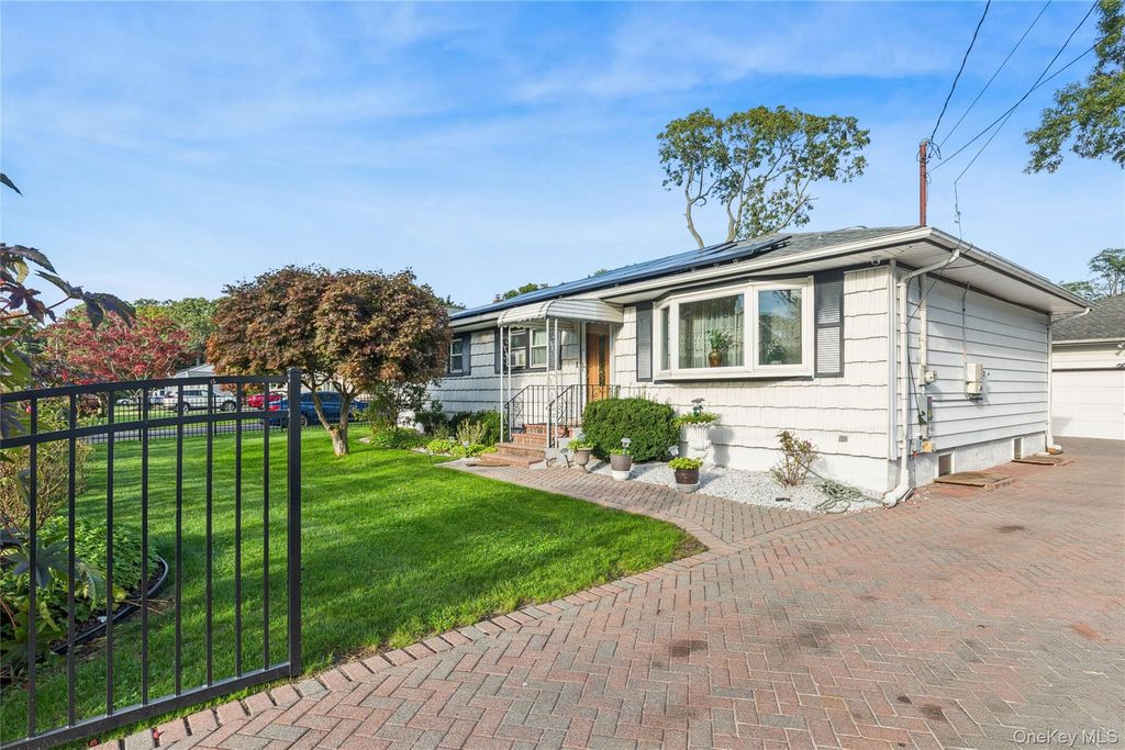 15 Pine Cone Street, Middle Island, NY 11953 — photo 2