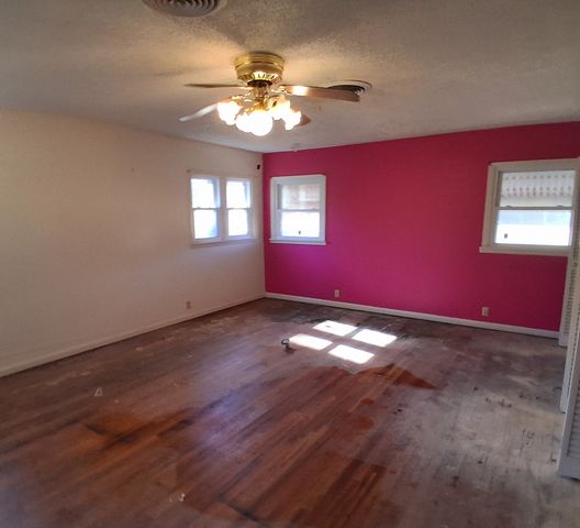 106 Candy Drive, Pittsburg, TX 75686