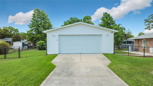 12547 PINE ISLAND DRIVE, Leesburg, FL 34788