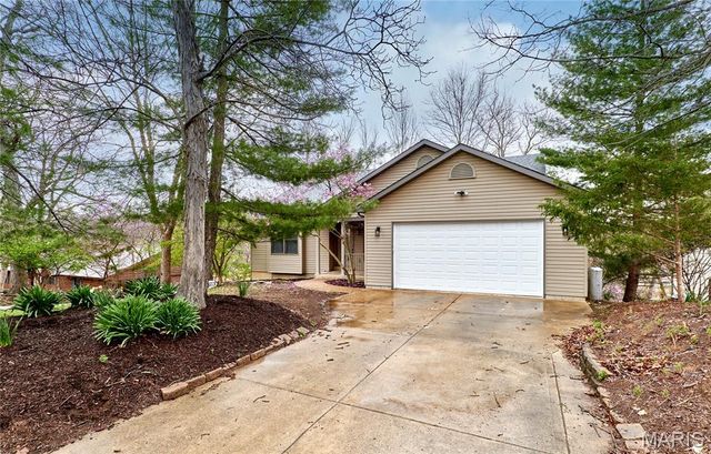 157 S Kings Road, Lake Sherwood, MO 63357