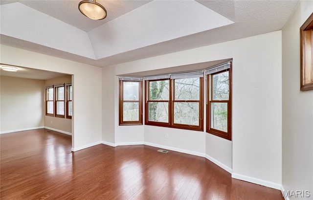 157 S Kings Road, Lake Sherwood, MO 63357