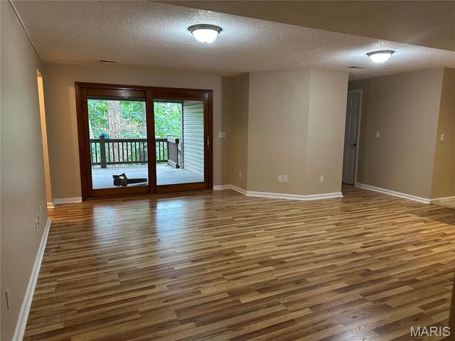 157 S Kings Road, Lake Sherwood, MO 63357